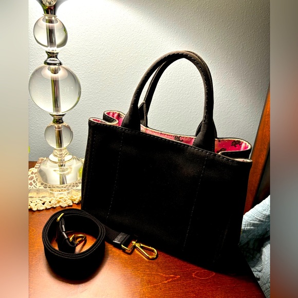 Black Prada Canapa with Pink Interior RARE Design - Picture 2 of 16